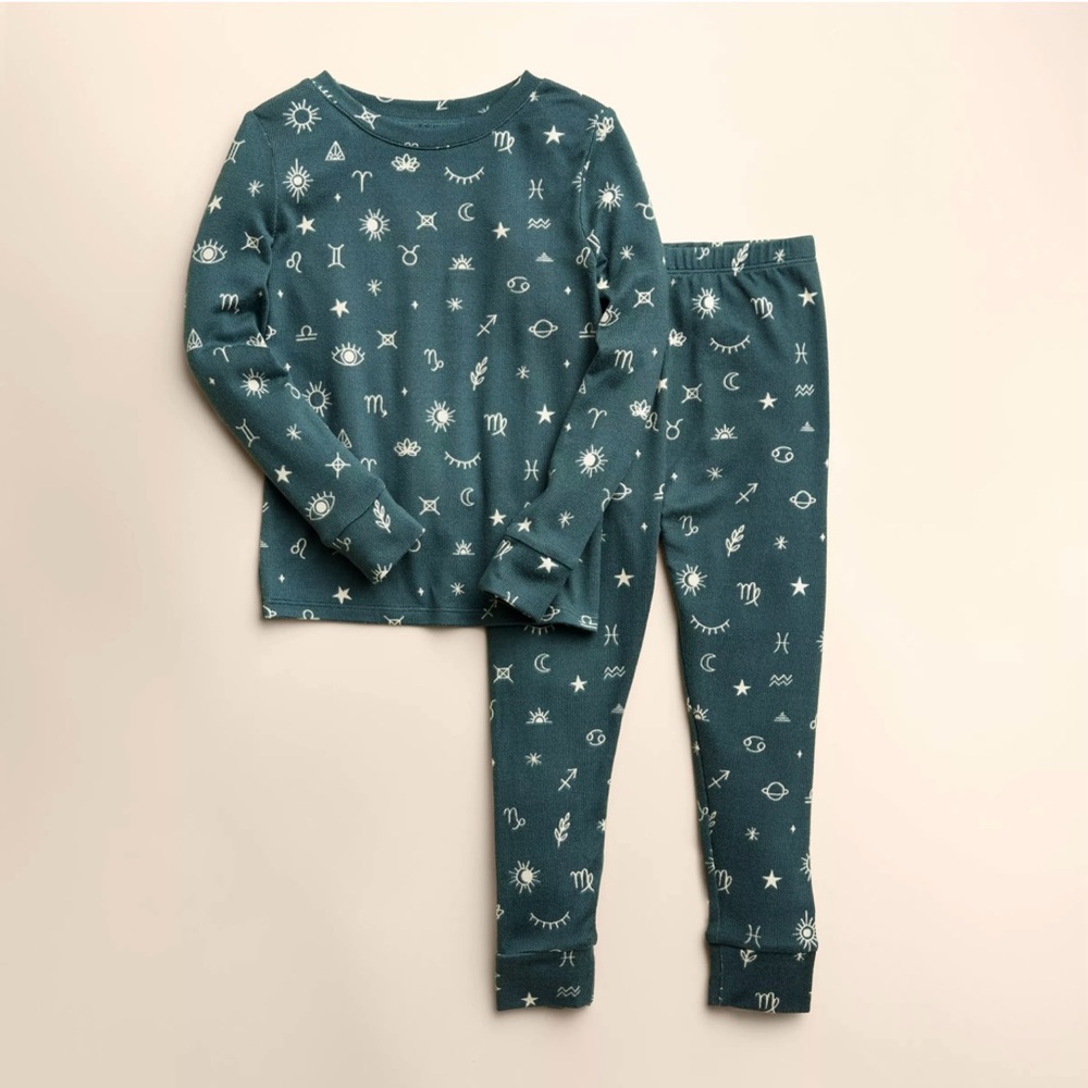 Little Co. Snug Fit Pajama Set in Sun And Stars Print